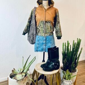 Tan quilted two tone green